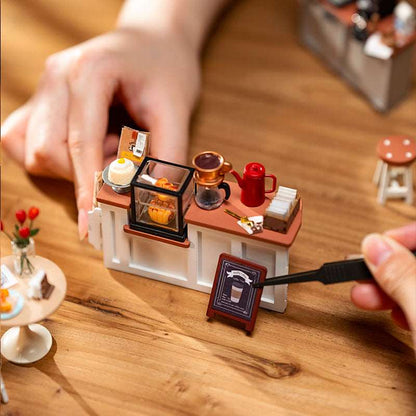 Slow Life Café Miniature House